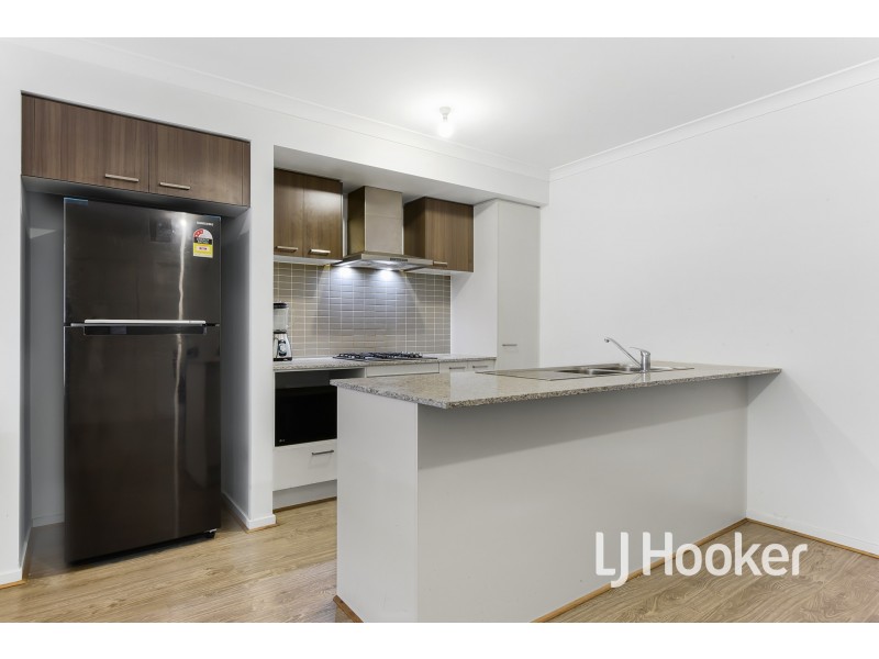 44 Scotland Circuit, Cranbourne West VIC 3977