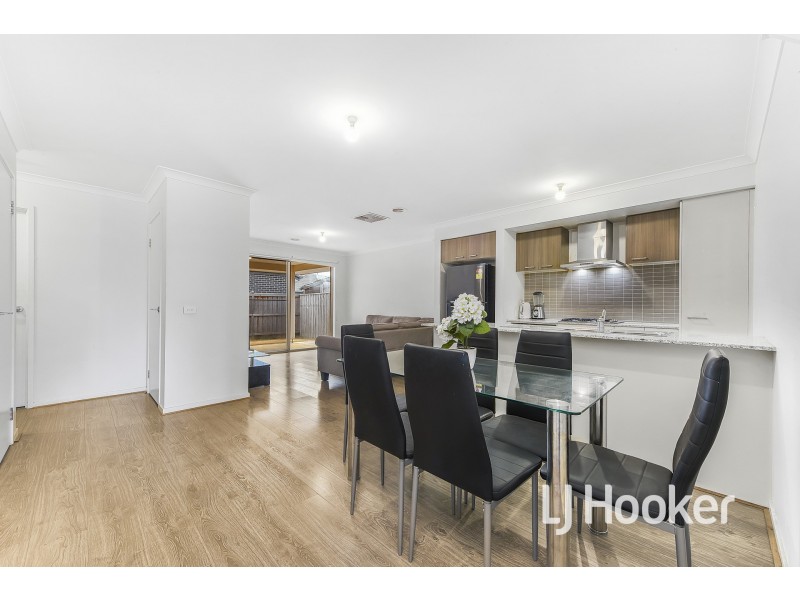 44 Scotland Circuit, Cranbourne West VIC 3977