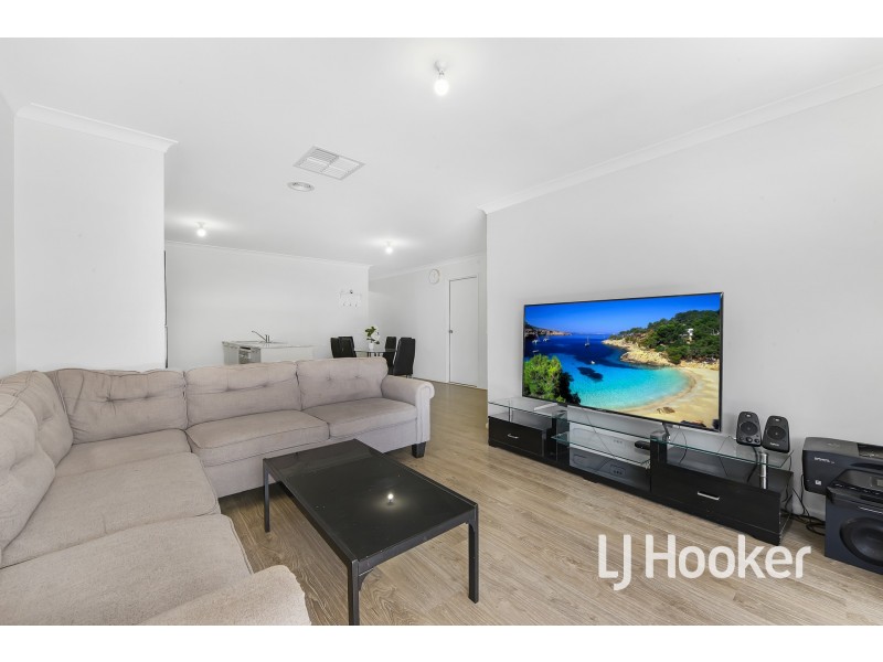 44 Scotland Circuit, Cranbourne West VIC 3977