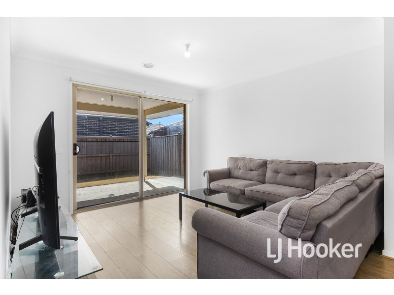 44 Scotland Circuit, Cranbourne West VIC 3977