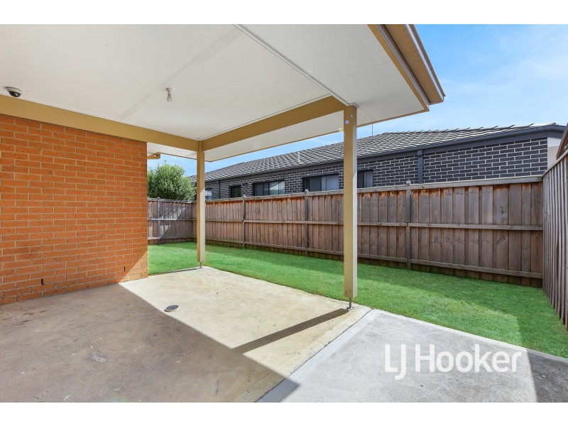 44 Scotland Circuit, Cranbourne West VIC 3977