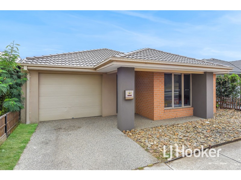44 Scotland Circuit, Cranbourne West VIC 3977