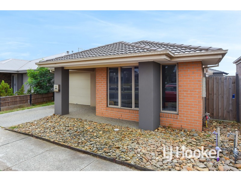 44 Scotland Circuit, Cranbourne West VIC 3977