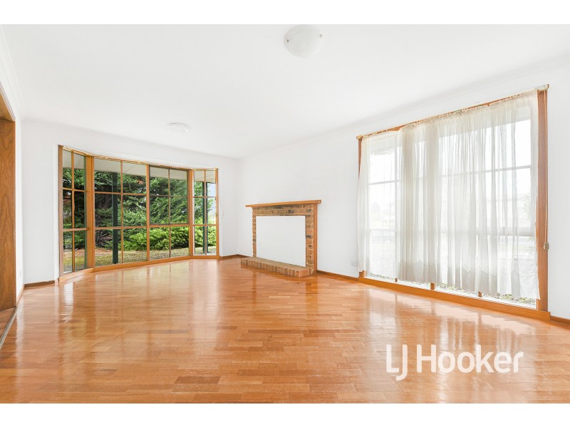 69 Huntington Drive, Hampton Park VIC 3976