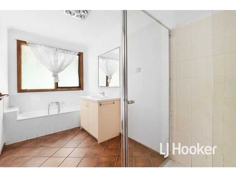 69 Huntington Drive, Hampton Park VIC 3976