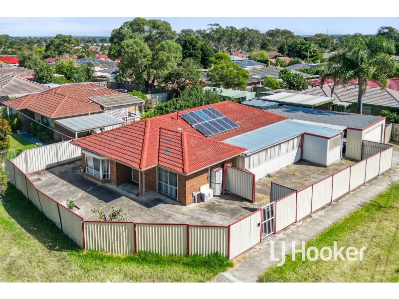1 Reeves Court, Hampton Park VIC 3976