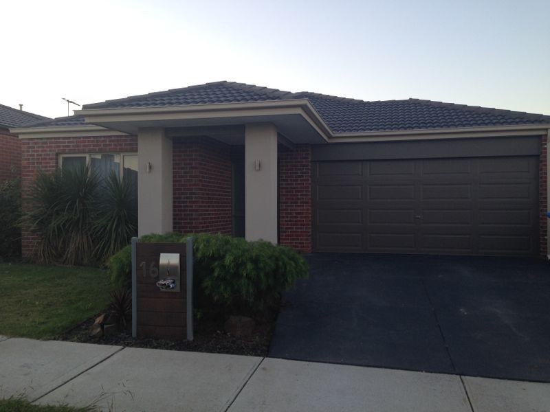16 Sabel Drive, Cranbourne VIC 3977