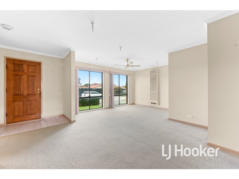 1 Pinnacle Way, Hampton Park VIC 3976