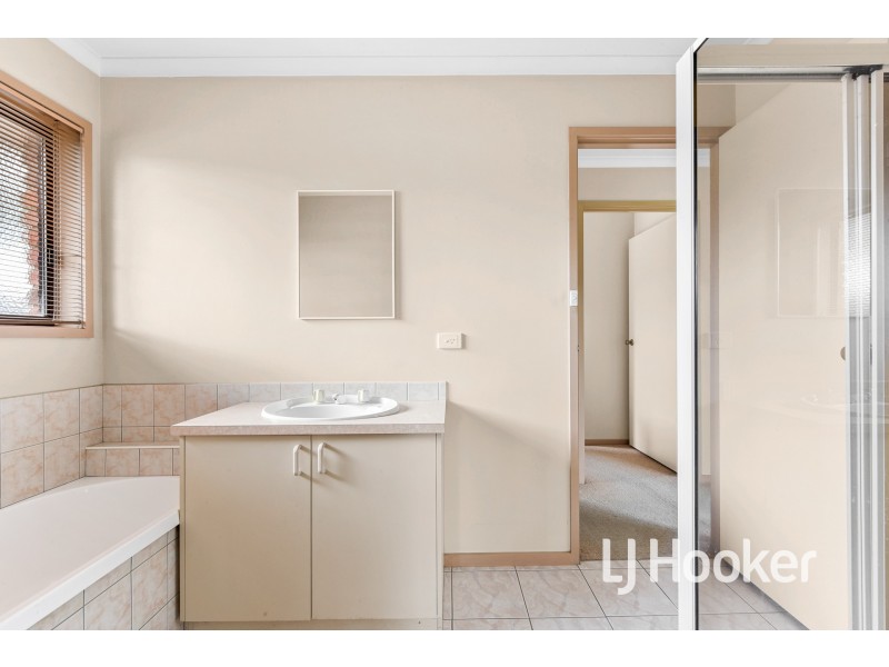 1 Pinnacle Way, Hampton Park VIC 3976