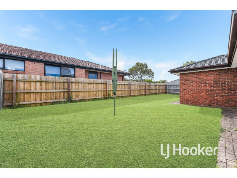 1 Pinnacle Way, Hampton Park VIC 3976