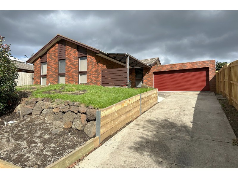 260 James Cook Drive, Endeavour Hills VIC 3802