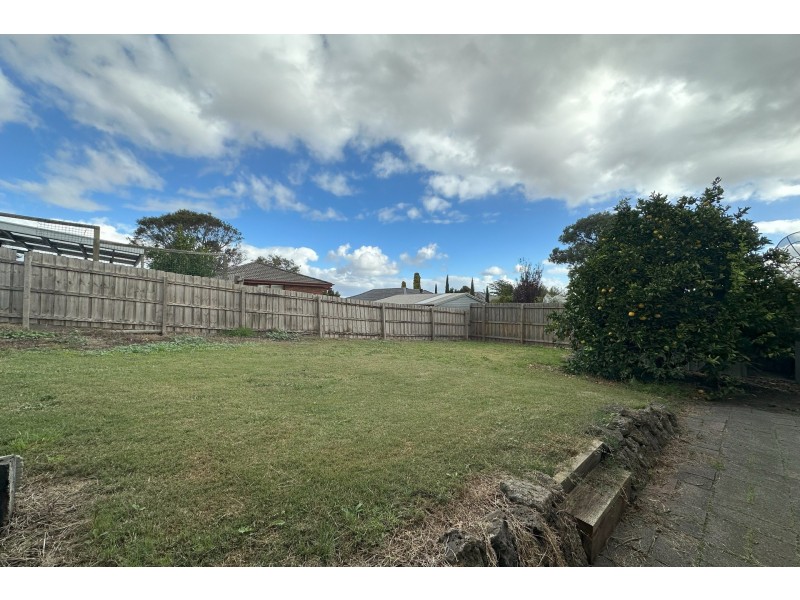 260 James Cook Drive, Endeavour Hills VIC 3802