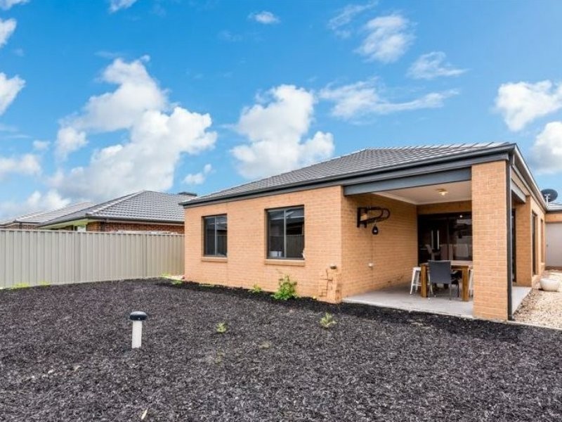 18 Cortula Road, Cranbourne East VIC 3977