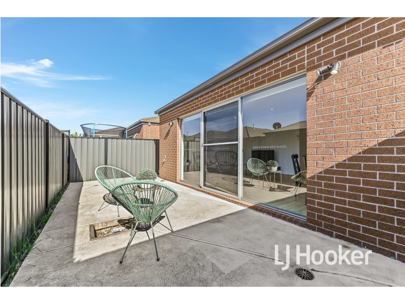 32 Haflinger Avenue, Clyde North VIC 3978
