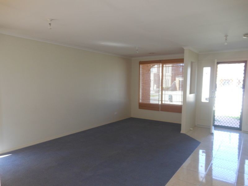17 Broadleaf Way, Cranbourne VIC 3977