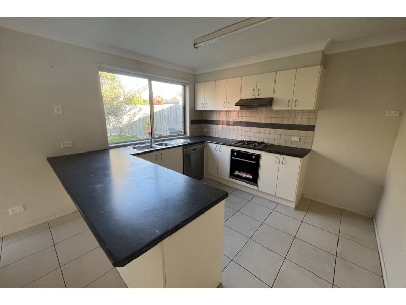 54 Bellarine Drive, Cranbourne VIC 3977