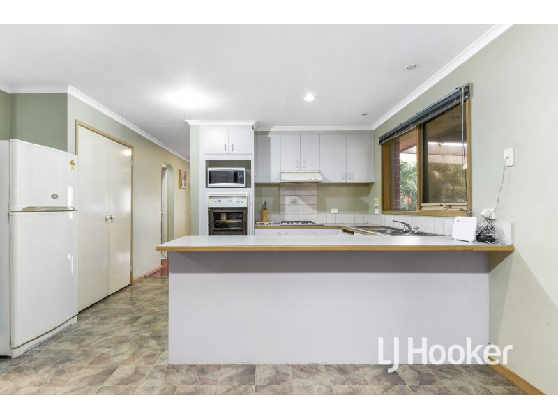 9 Branton Drive, Hampton Park VIC 3976
