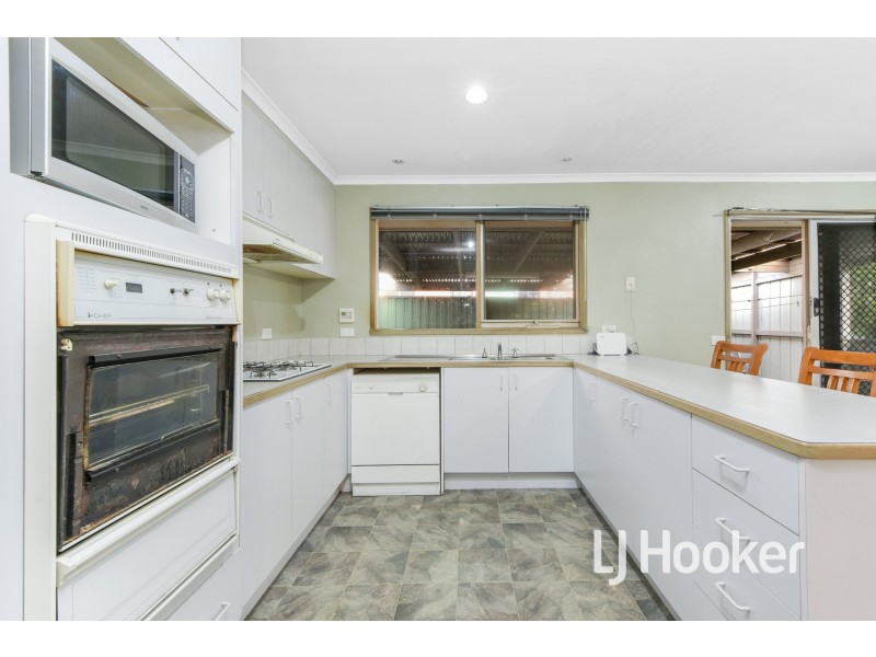 9 Branton Drive, Hampton Park VIC 3976