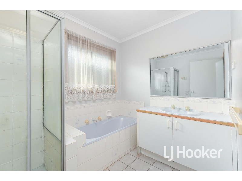 9 Branton Drive, Hampton Park VIC 3976