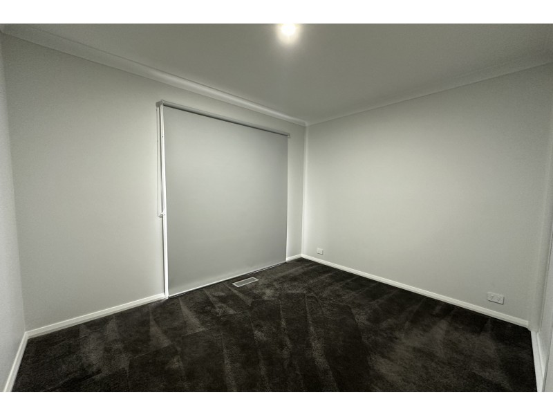 3 Llewellyn Court, Cranbourne North VIC 3977