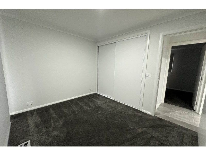 3 Llewellyn Court, Cranbourne North VIC 3977