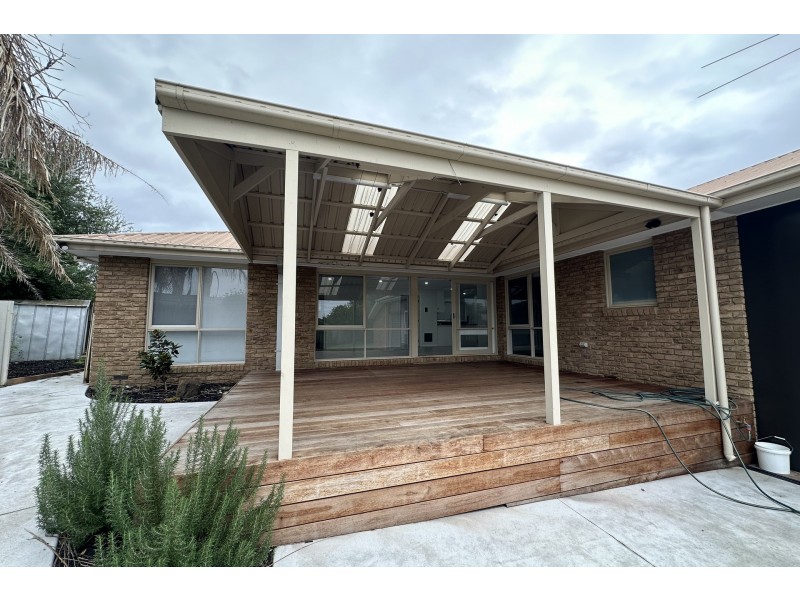 3 Llewellyn Court, Cranbourne North VIC 3977