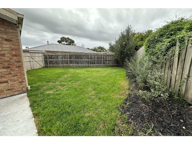3 Llewellyn Court, Cranbourne North VIC 3977