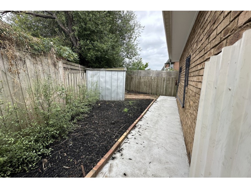 3 Llewellyn Court, Cranbourne North VIC 3977