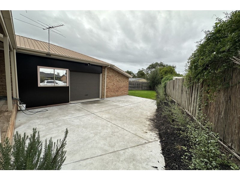 3 Llewellyn Court, Cranbourne North VIC 3977