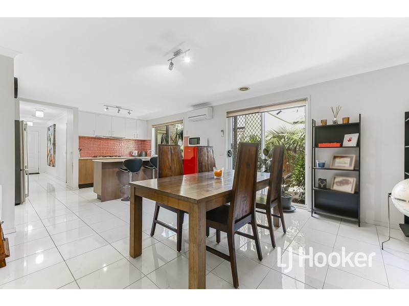 85 Broad Oak Drive, Cranbourne East VIC 3977