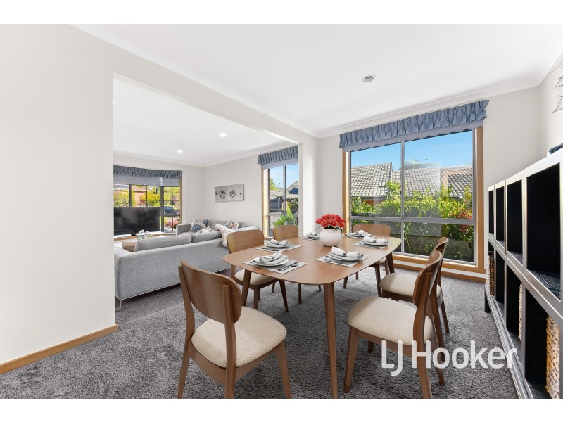 199 Waradgery Drive, Rowville VIC 3178