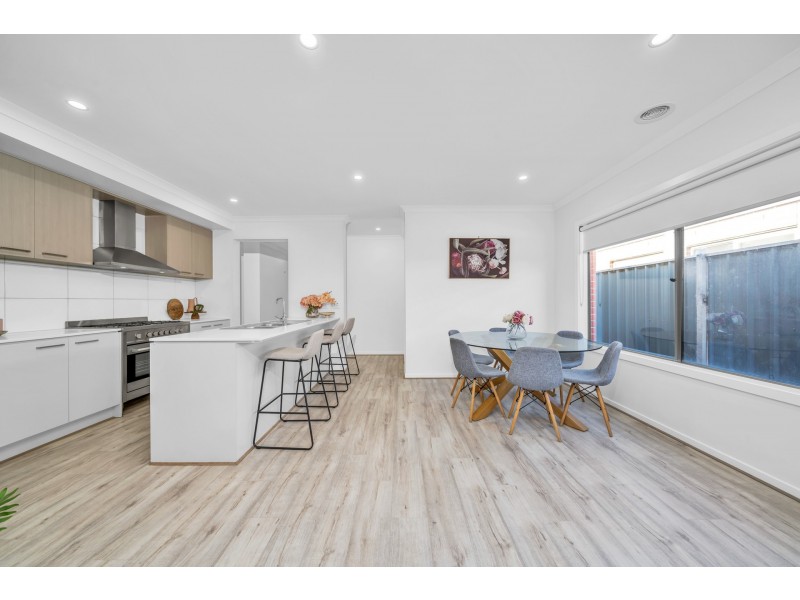 22 Verbena Boulevard, Clyde VIC 3978