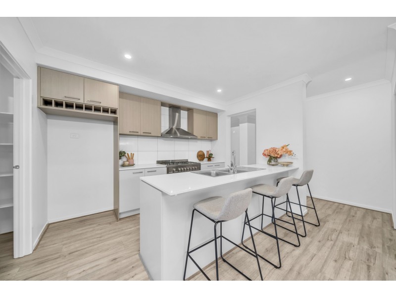 22 Verbena Boulevard, Clyde VIC 3978