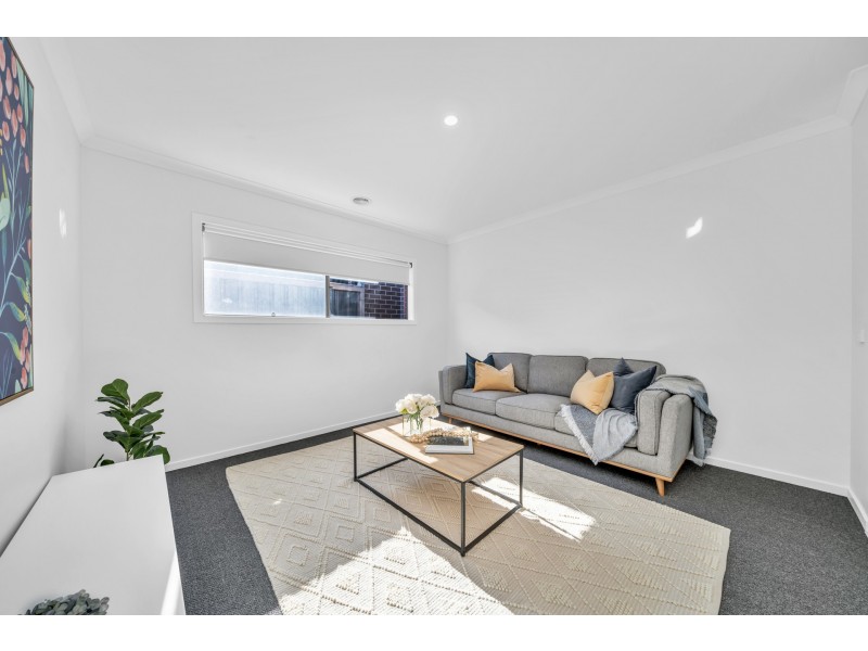 22 Verbena Boulevard, Clyde VIC 3978