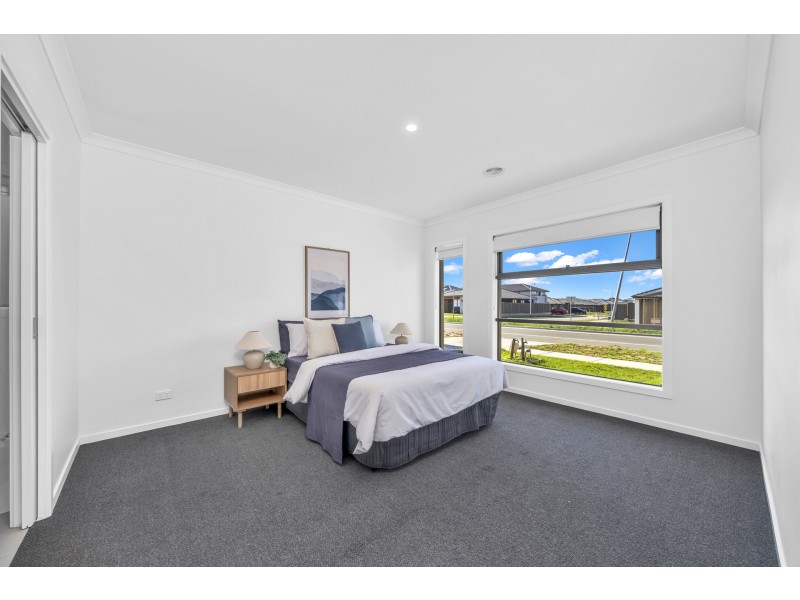 22 Verbena Boulevard, Clyde VIC 3978