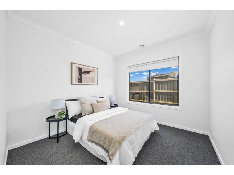 22 Verbena Boulevard, Clyde VIC 3978