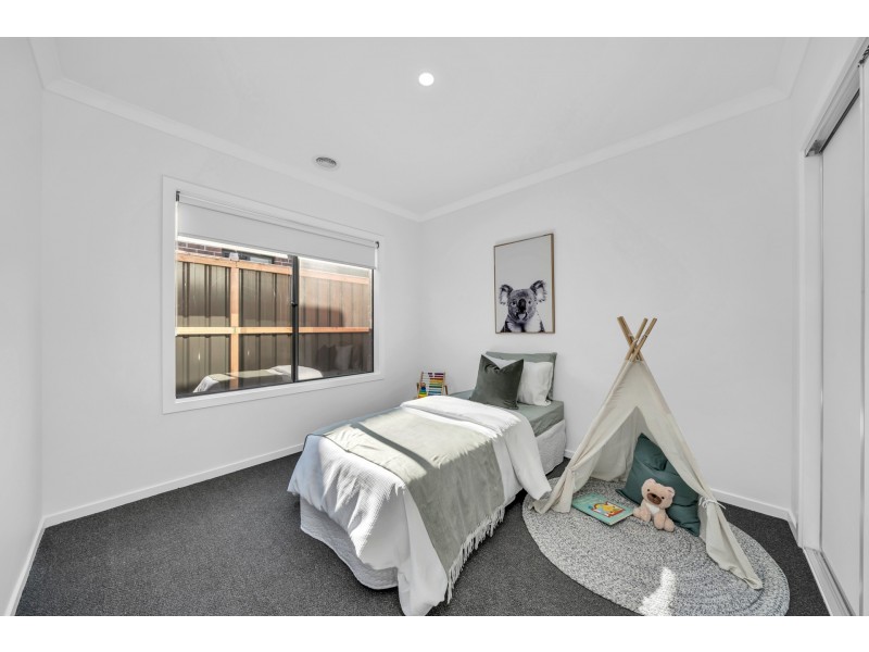 22 Verbena Boulevard, Clyde VIC 3978