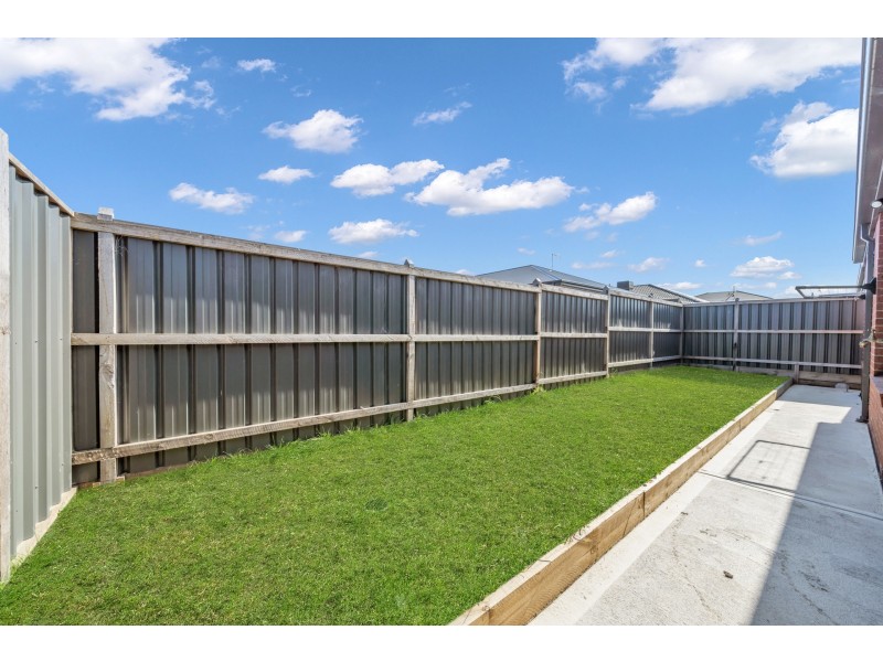 22 Verbena Boulevard, Clyde VIC 3978