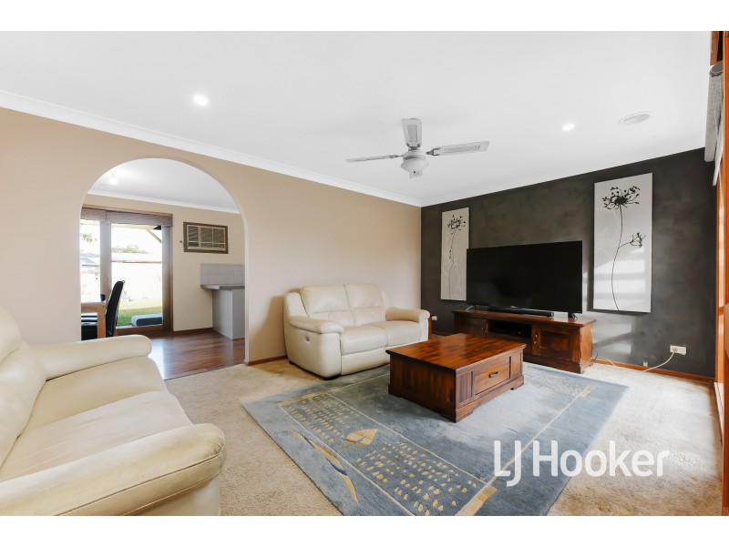 4 Geraldine Drive, Hampton Park VIC 3976