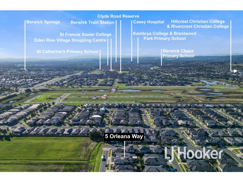 5 Orleana Way, Clyde North VIC 3978