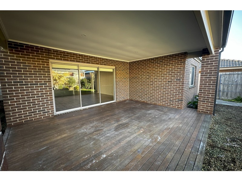 32 Heather Grove, Cranbourne East VIC 3977
