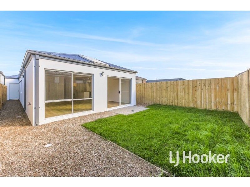 103 Bourbon Road, Cranbourne East VIC 3977