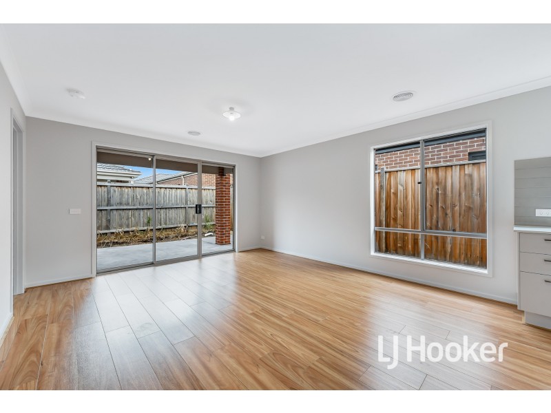27 Limonium Crescent, Lyndhurst VIC 3975