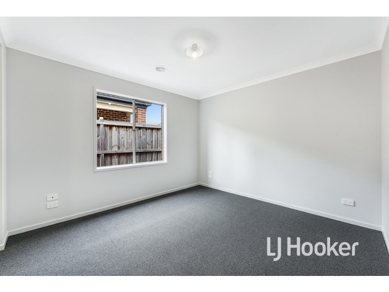 27 Limonium Crescent, Lyndhurst VIC 3975