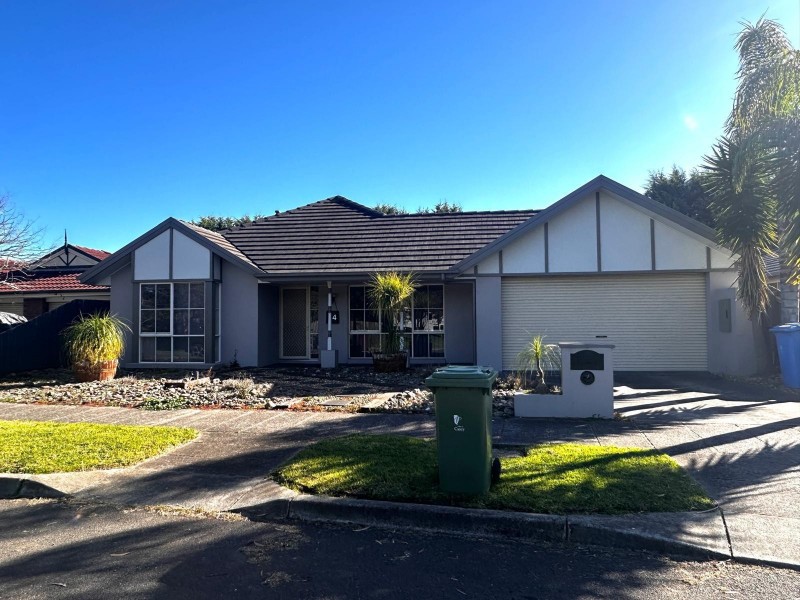 14 Eldershaw Drive, Lynbrook VIC 3975