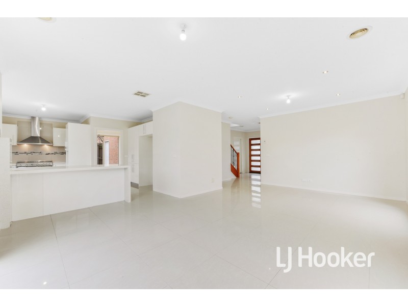 2 Aylesbury Court, Hampton Park VIC 3976