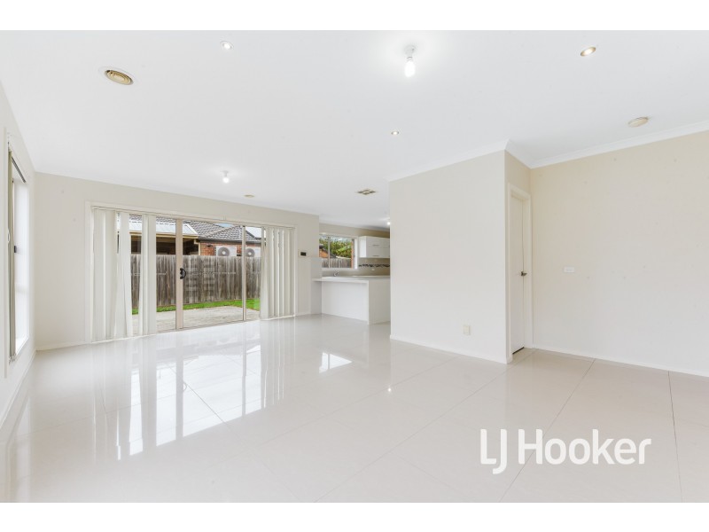 2 Aylesbury Court, Hampton Park VIC 3976