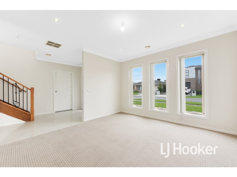 2 Aylesbury Court, Hampton Park VIC 3976
