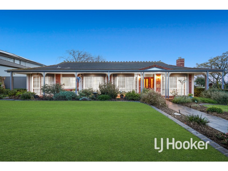 133 Lawless Drive, Cranbourne North VIC 3977