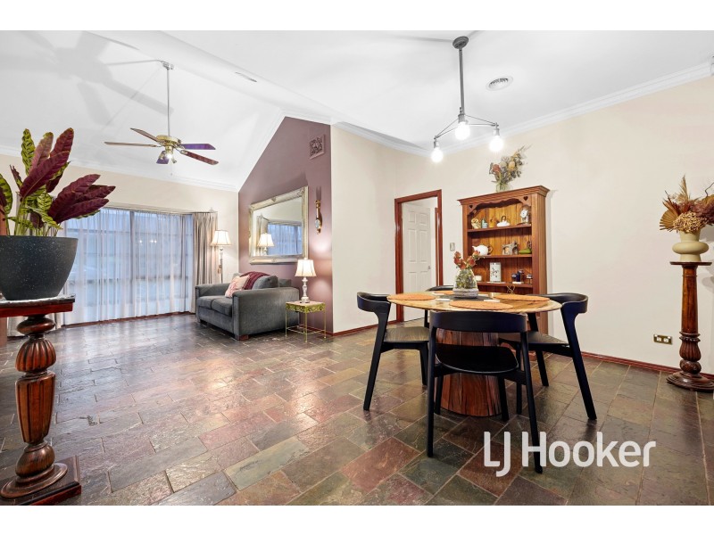 133 Lawless Drive, Cranbourne North VIC 3977